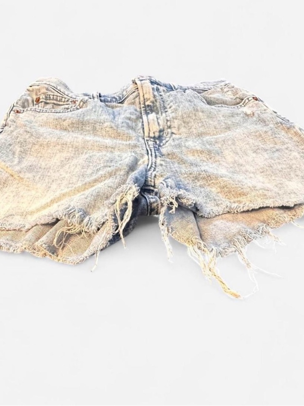 GAP Distressed Denim Cut Off Shorts Light Wash Size 28 size 6 Frayed Hem Womens - Picture 4 of 6